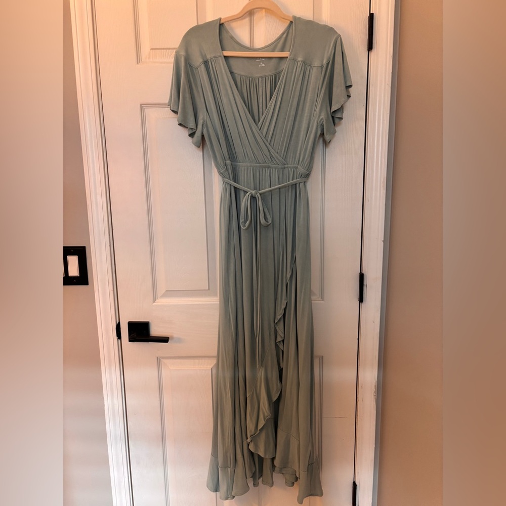 Isabel Maternity by Ingrid & Isabel Sea Salt Faux-Wrap Maxi Dress with Tie - XL